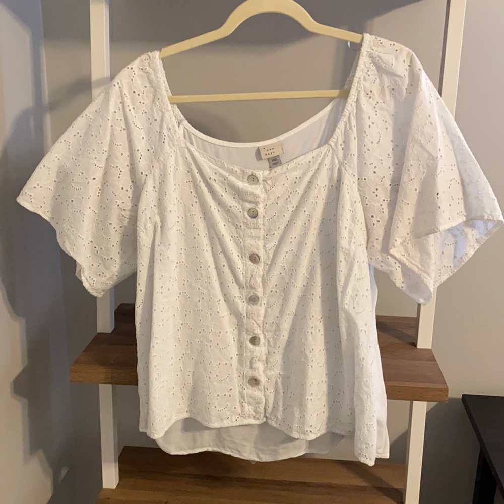 Eyelet white top